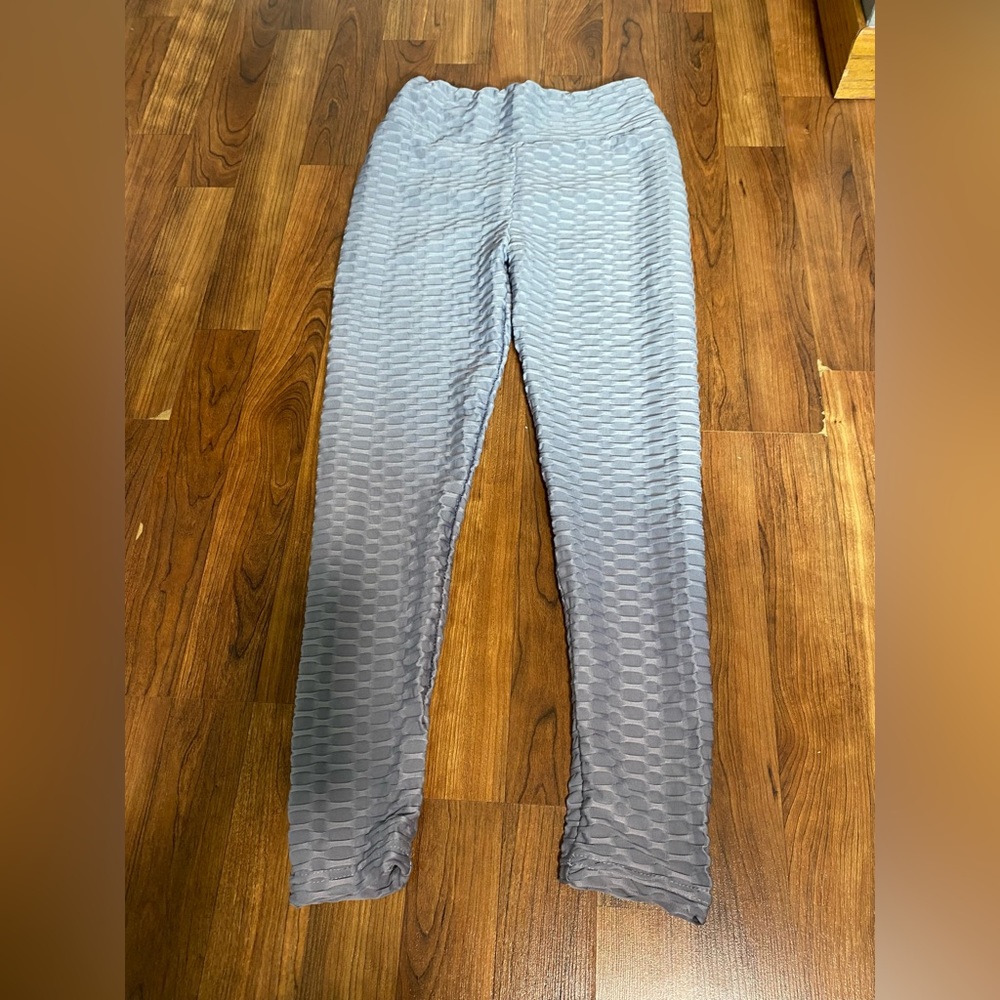 scrunched leggings